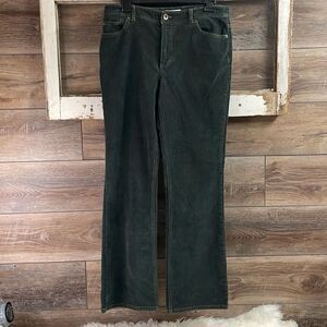 D & CO Women’s Forest Green Corduroy Button Zip Boot Cut Pants Size 6